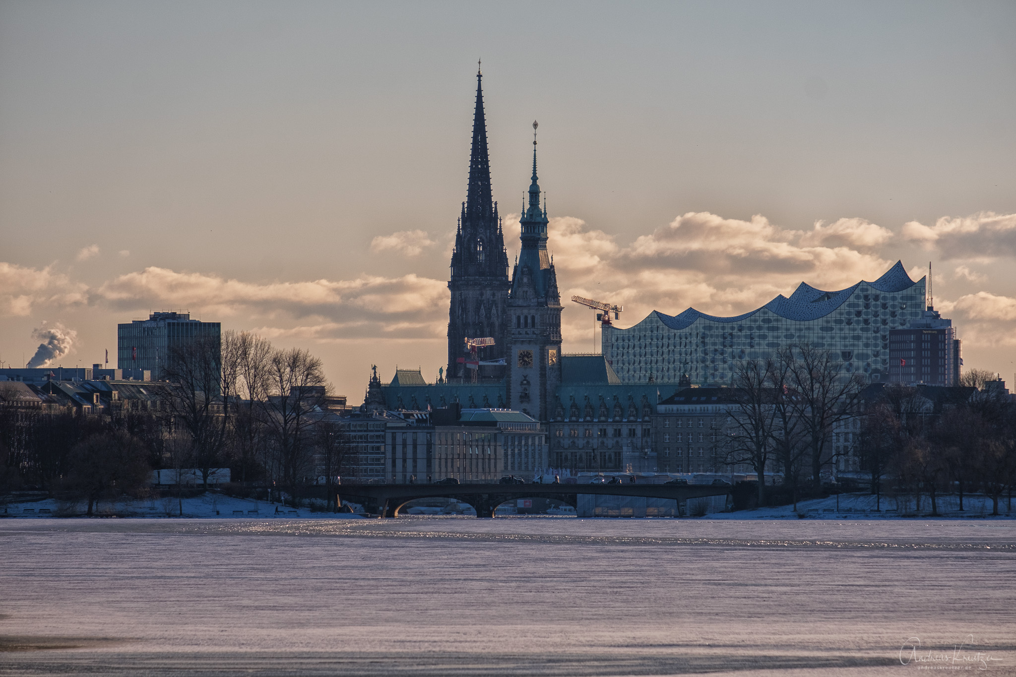 Blick-ueber-die-Aussenalster_Hamburg_H1194825-Bearbeitet.jpg