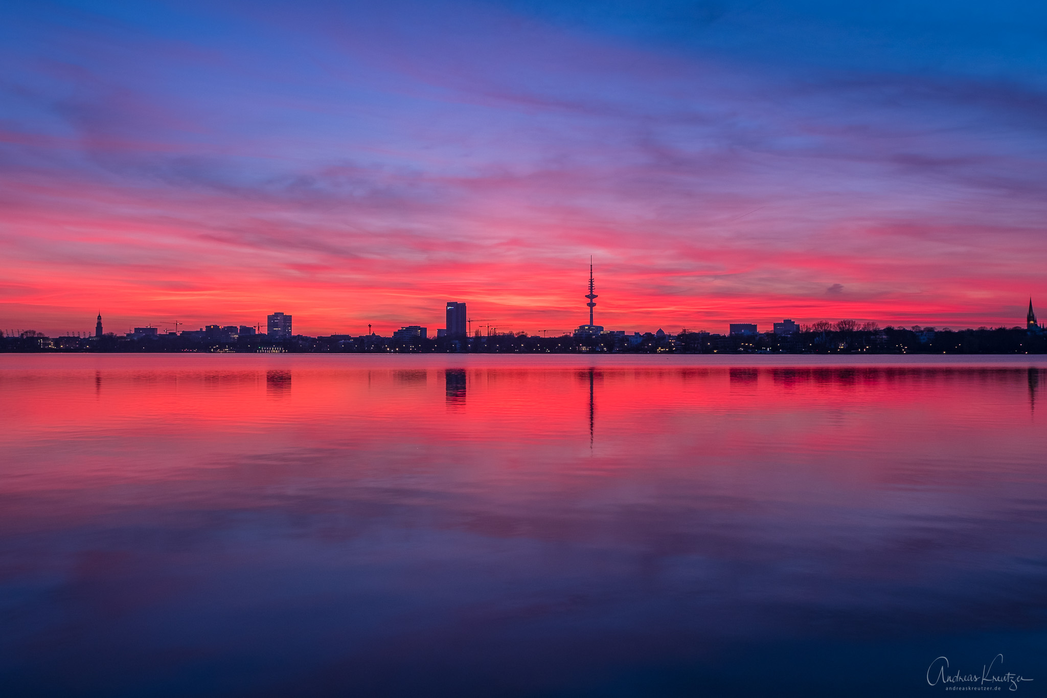 Sonnenuntergang-an-der-Alster_H1191710.jpg