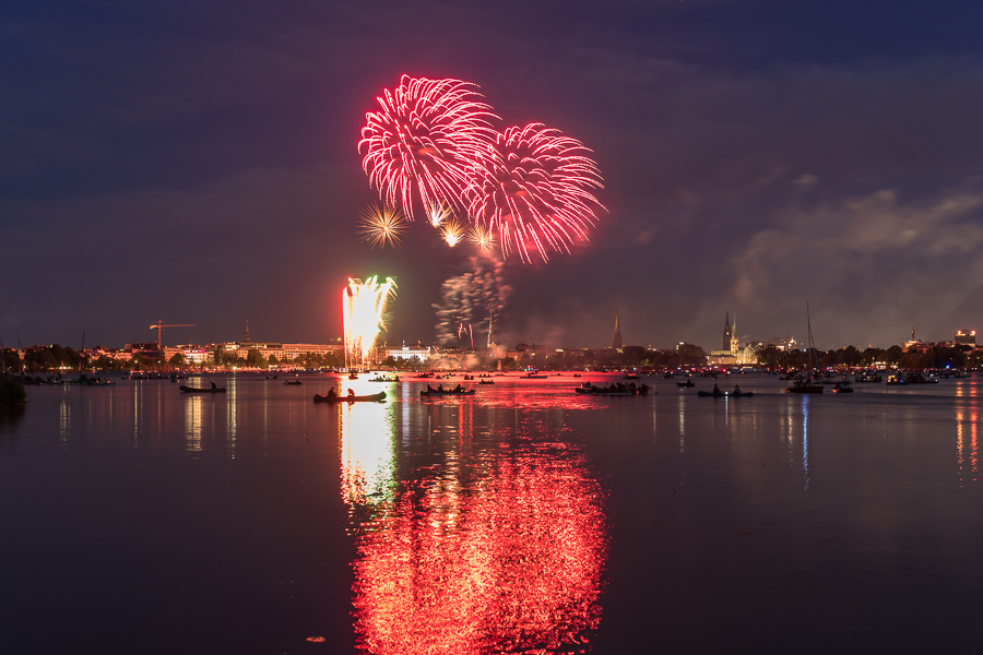 Feuerwerk zum Kirschbluetenfest 5M487878.jpg
