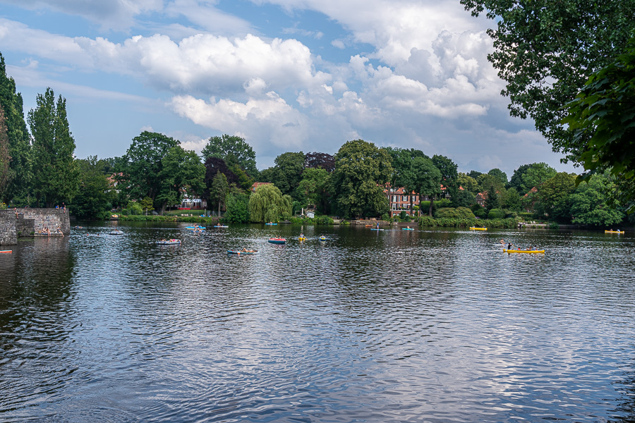 Blick auf die Alster vom Hayns Park Blick-auf-die-Alster-vom-Hayns-Park_Hamburg_DSC07074.jpg