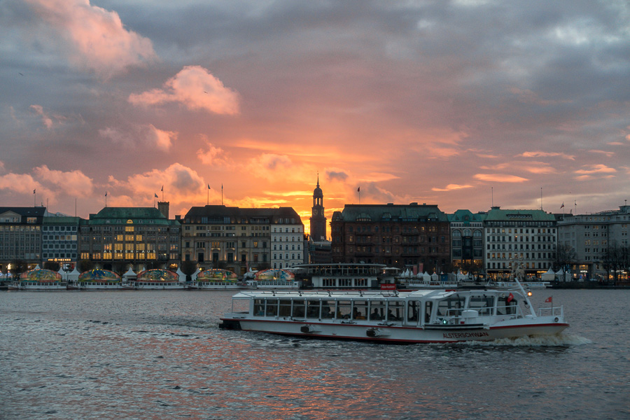 Sonnenuntergang an der Binnenalster DSC01494.jpg
