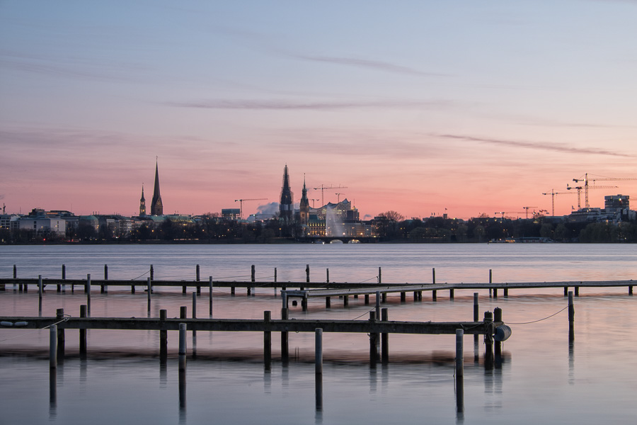Blick über die Hamburger Außenalster DSCF4834-Bearbeitet.jpg