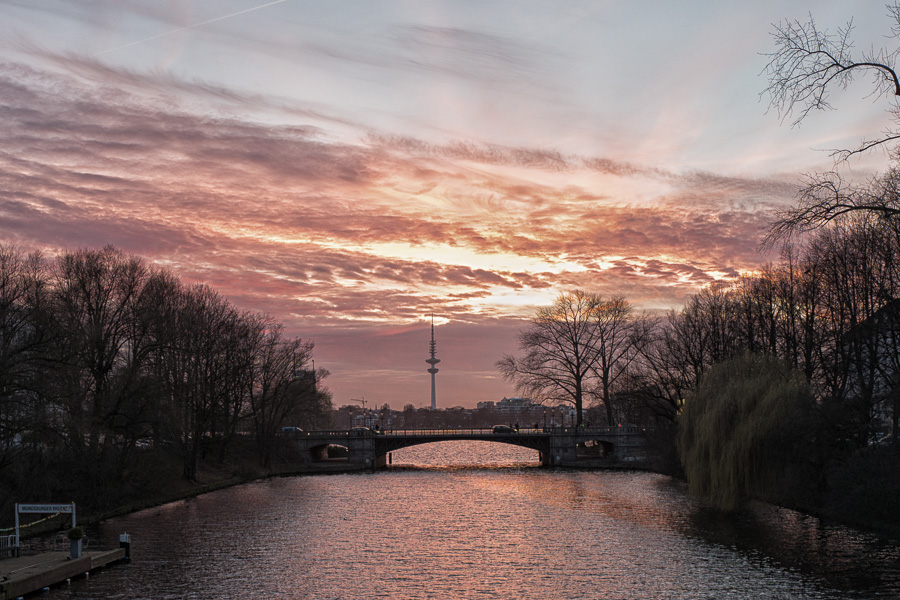 Schwanenwik Brücke L1000406-Bearbeitet.jpg