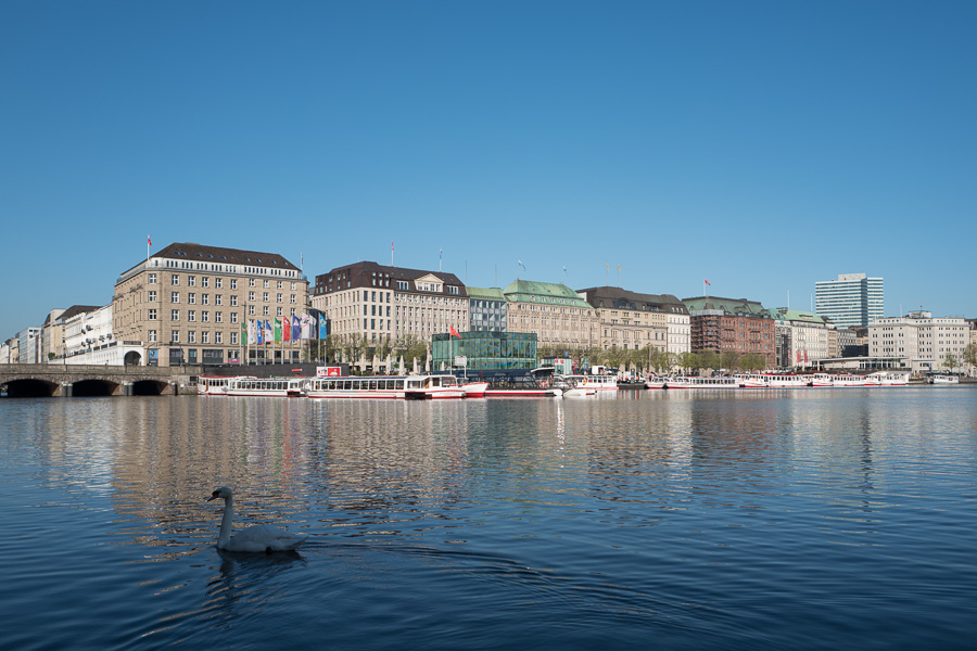 Hamburger Binnenalster L1010642.jpg