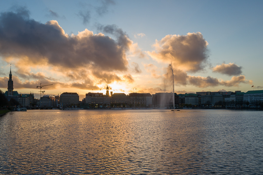 Binnenalster im Abendlicht L1060306.jpg