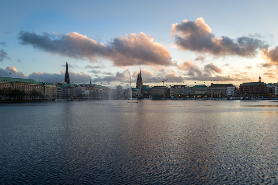 Binnenalster im Abendlicht L1060310.jpg
