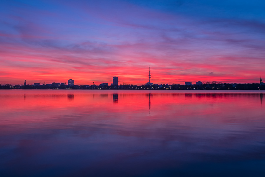 Sonnenuntergang-an-der-Alster_H1191710.jpg