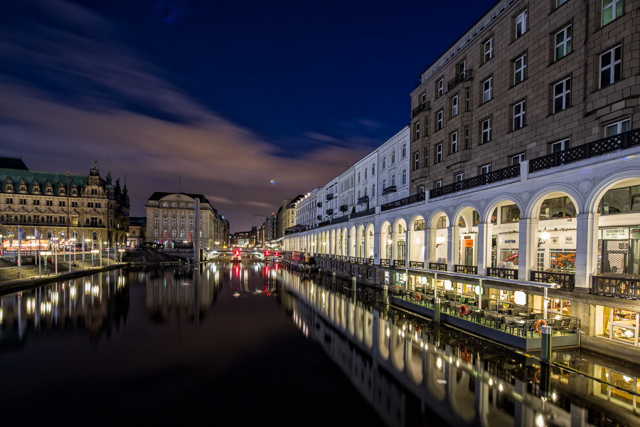 Hamburger Rathausschleuse ZN5A3597-Bearbeitet.jpg