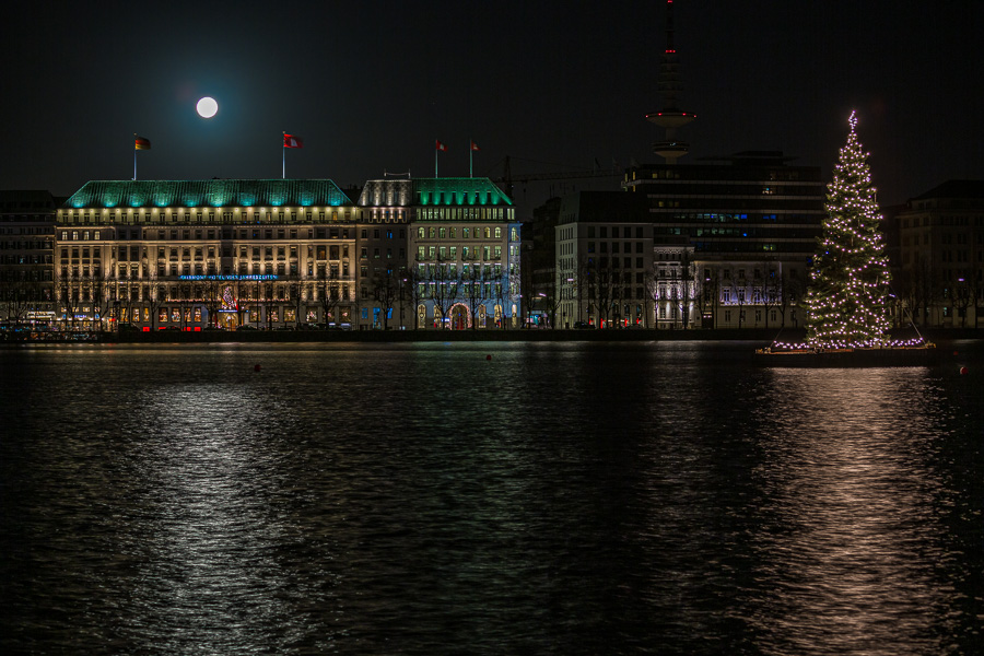 Binnenalster am Morgen ZN5A6426.jpg