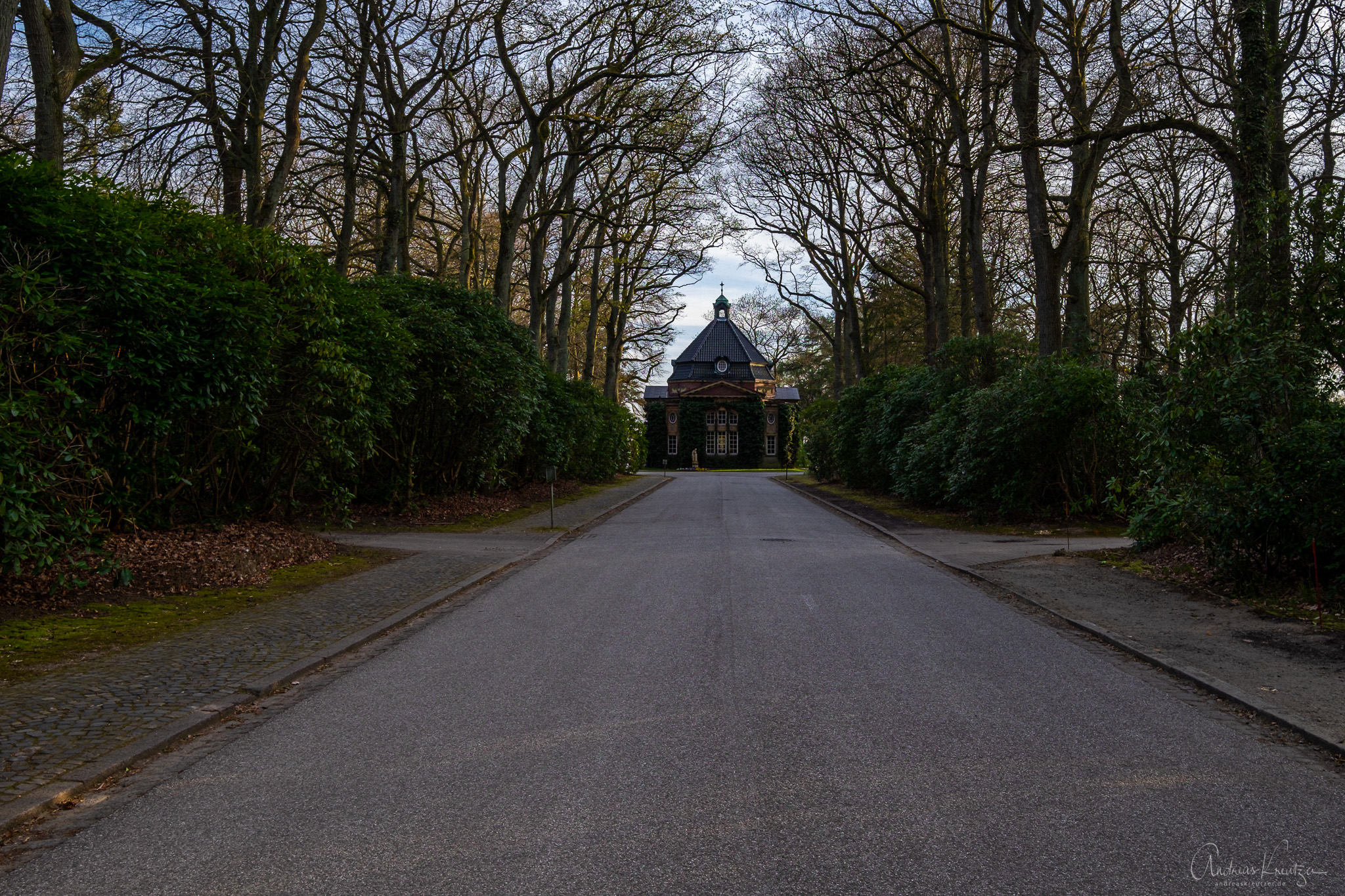 Kapelle-I-auf-dem-Bergedorfer-Friedhof_DSCF0233.jpg