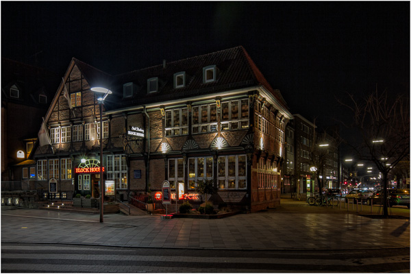 Historisches Fachwerkgebaeude am Sachsentor in Bergedorf Historisches-Fachwerkgebaeude-am-Sachsentor-in-Bergedorf_ZN5A1390-Bearbeitet.jpg