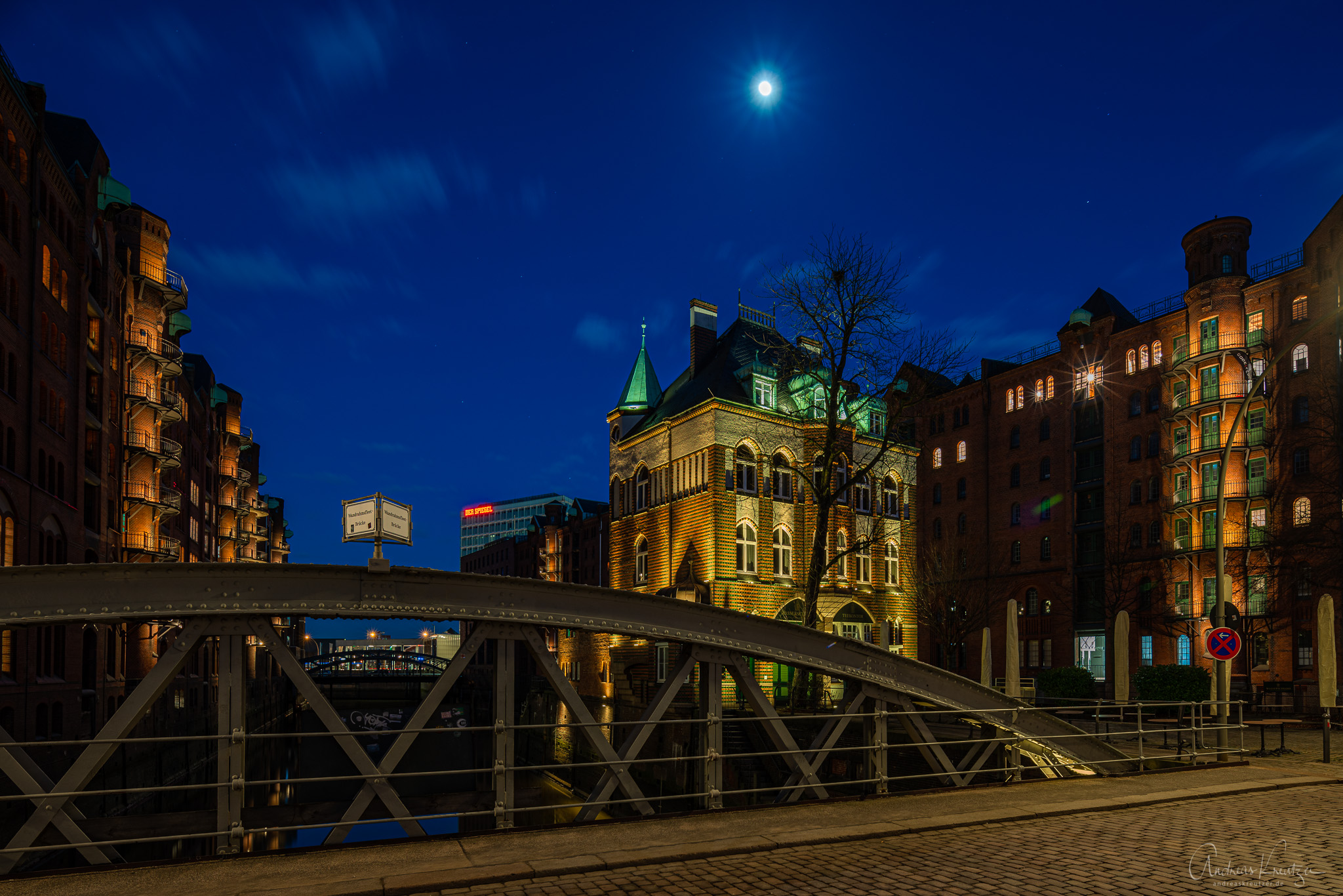 Wasserschloss_Hamburg_DSC04435.jpg