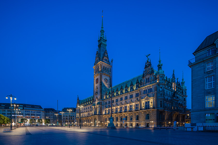 Hamburger Rathaus 081A7681.jpg