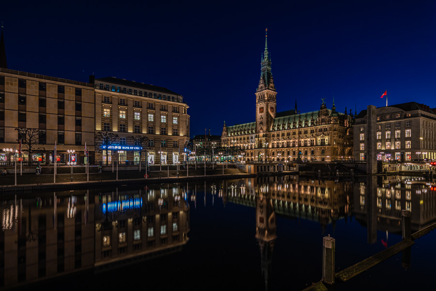 Hamburger Rathaus Hamburger-Rathaus_Hamburg_DSC03866.jpg