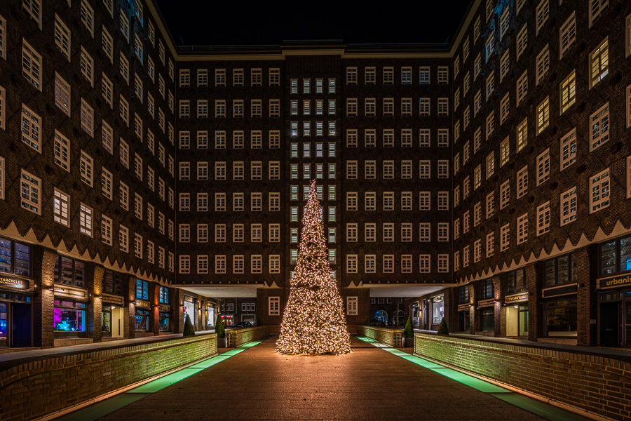 Weihnachtsbaum im Sprinkenhof Weihnachtsbaum-im-Sprinkenhof_Hamburg_DSC03897.jpg