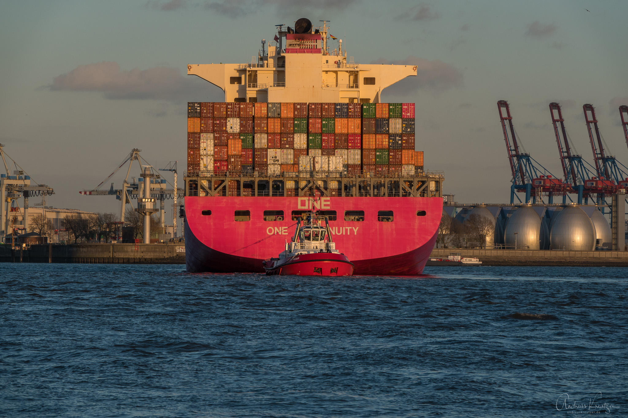 ONE-Containerschiff_DSC00292.jpg