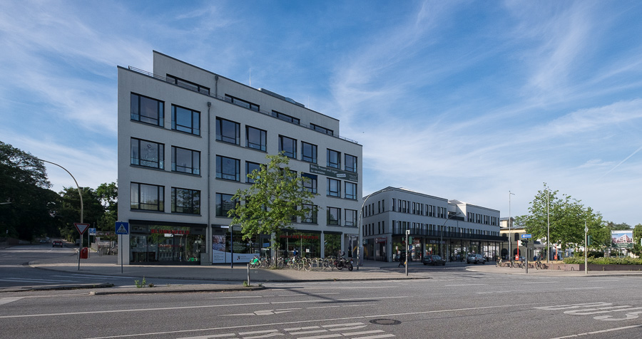 Blankenese am Bahnhof DSCF5907-Bearbeitet.jpg