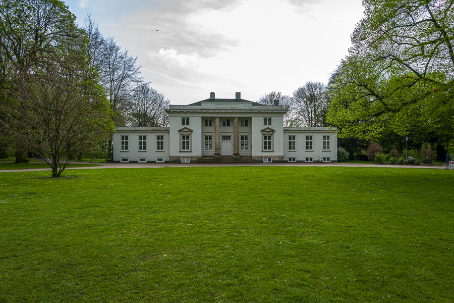 Ehemaliges Landhaus Godeffroy L1020089.jpg