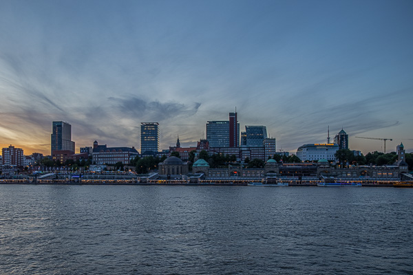 Landungsbruecken 081A7418-Bearbeitet.jpg