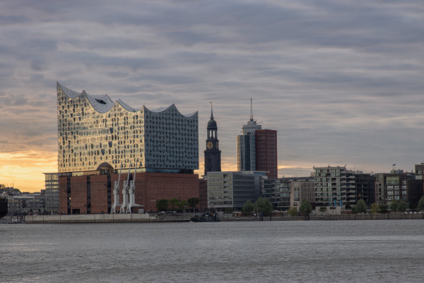Blick vom Hansa Hoeft auf die HafenCity 081A7537-Bearbeitet.jpg