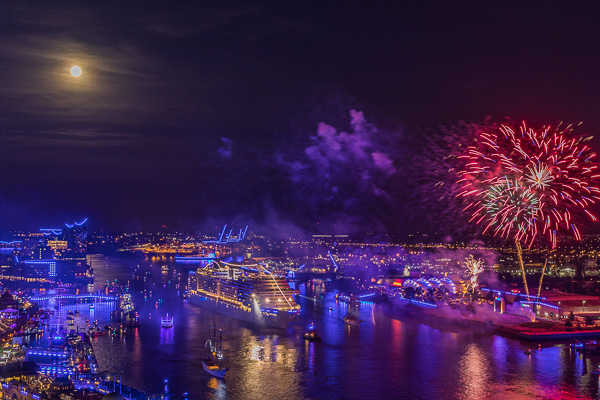 Auslaufparade Cruise Days 2019 5M494275.jpg