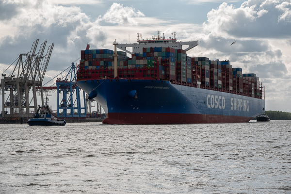 Containerschiff Nebula DSC02189-Bearbeitet.jpg