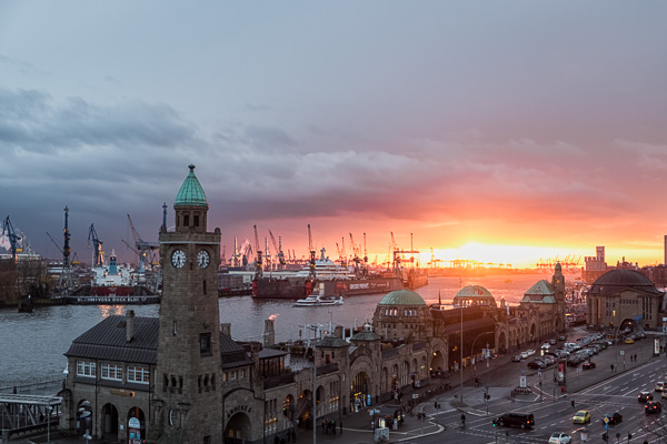 Sonnenuntergang an den Landungsbruecken DSCF4391-Bearbeitet.jpg