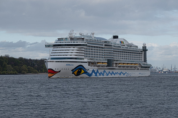 AIDAprima in Hamburg DSCF4756-Bearbeitet-2.jpg