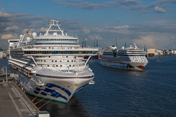 Caribbean Princess und AIDAluna DSCF4924.jpg