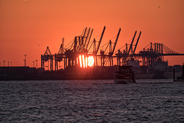 Sonnenuntergang am Hamburger Hafen 102015 DSCF7849-Bearbeitet.jpg