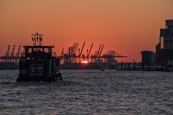 Sonnenuntergang am Hafen DSCF7885-Bearbeitet.jpg