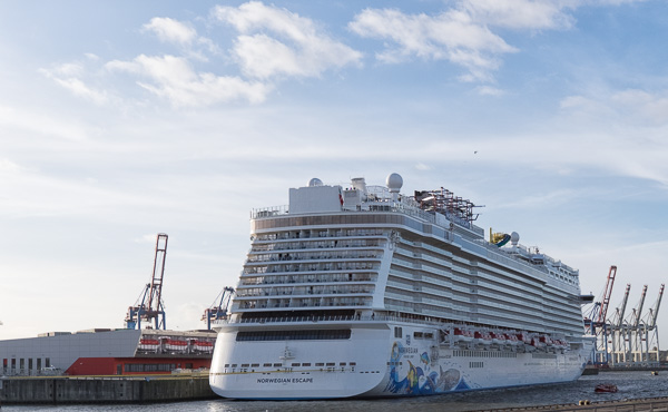 Norwegian Escape in Hamburg DSCF8181-Bearbeitet.jpg