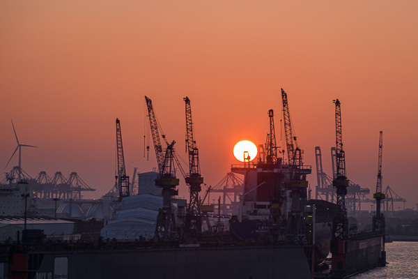 Sonnenuntergang am Hafen DSCF8269.jpg