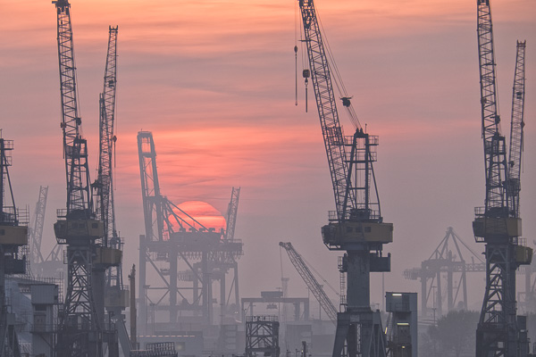 Sonnenuntergang am Hamburger Hafen DSCF8358-Bearbeitet.jpg
