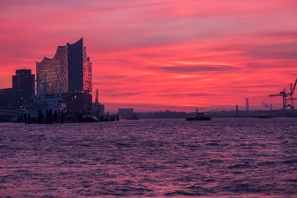 Sonnenaufgang am Hafen H1191078.jpg