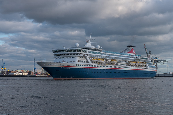Kreuzfahrtschiff Balmoral in Hamburg H1191375.jpg