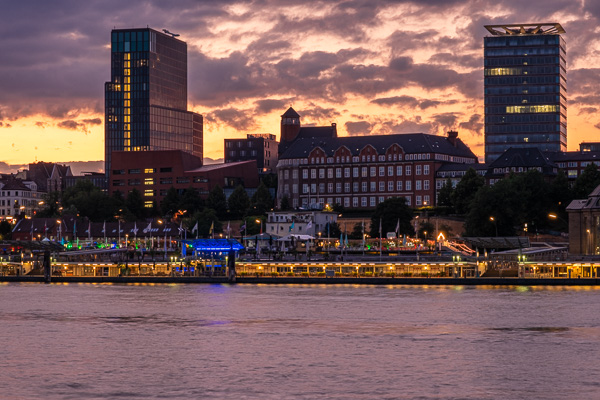 Landungsbruecken H1193578.jpg