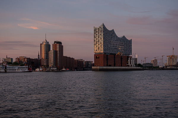 Blick vom Hansa Hoeft auf die HafenCity H1193664.jpg