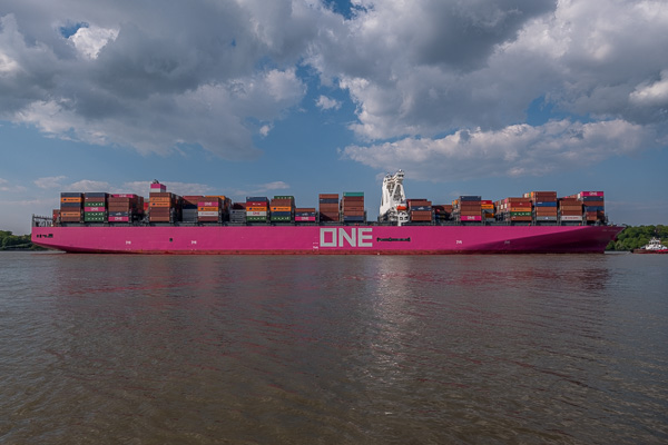 ONE Columbo H1193764.jpg