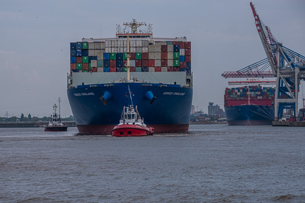 COSCO England H1194132.jpg
