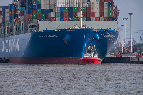 COSCO England H1194213.jpg