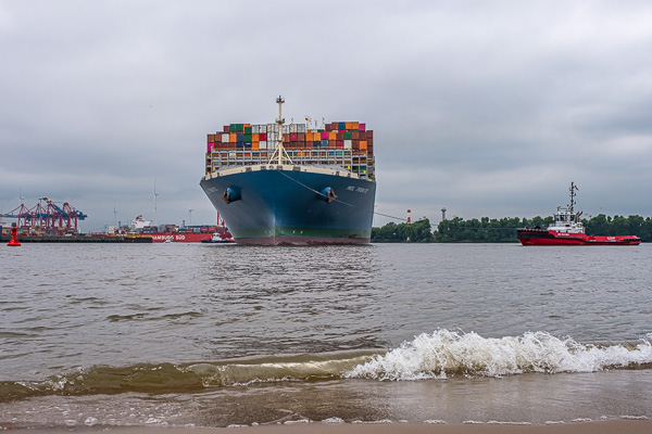 Containerschiff Mol Tribute H1195103.jpg