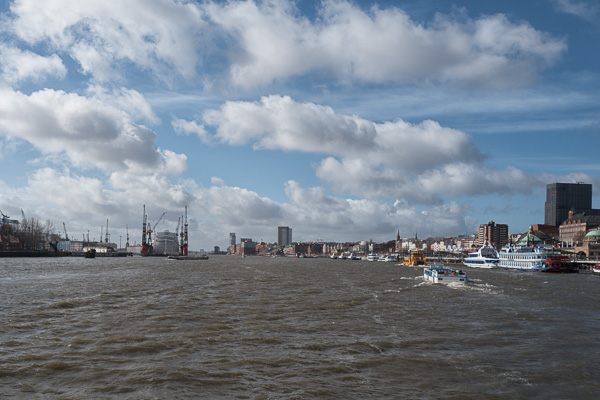 Hamburger Hafen L1000150-Bearbeitet.jpg