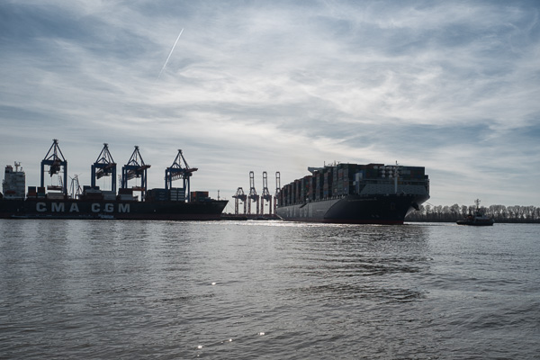 Containerschiff Benjamin Franklin L1000847-Bearbeitet.jpg