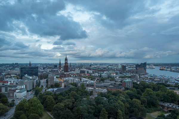 Blick auf den Elbpark L1020182.jpg