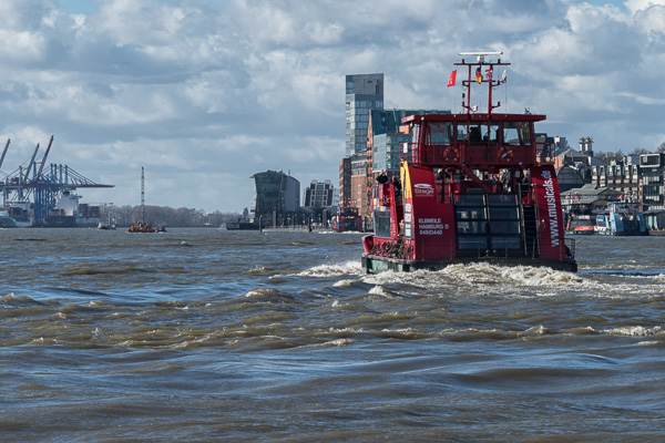 Hafenfähre P1010371-Bearbeitet.jpg