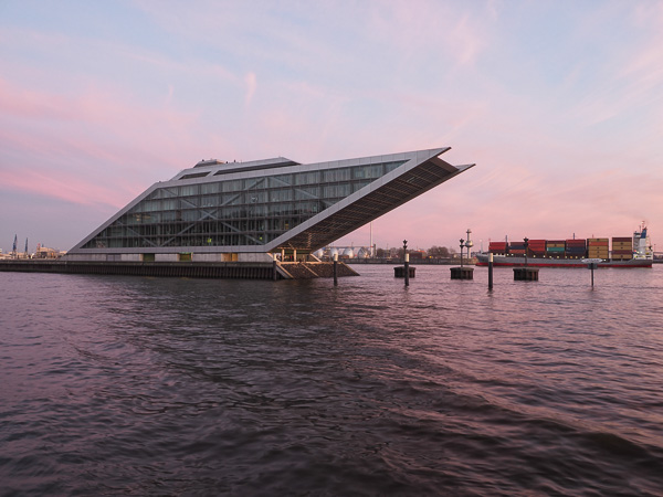 Dockland im Abendlicht P3080109-Bearbeitet.jpg