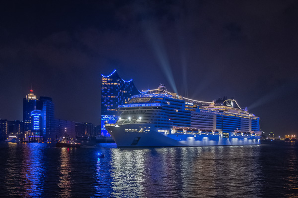 Taufe der MSC Grandiosa in Hamburg Taufe_MSC_Grandiosa_H1191785-Bearbeitet.jpg