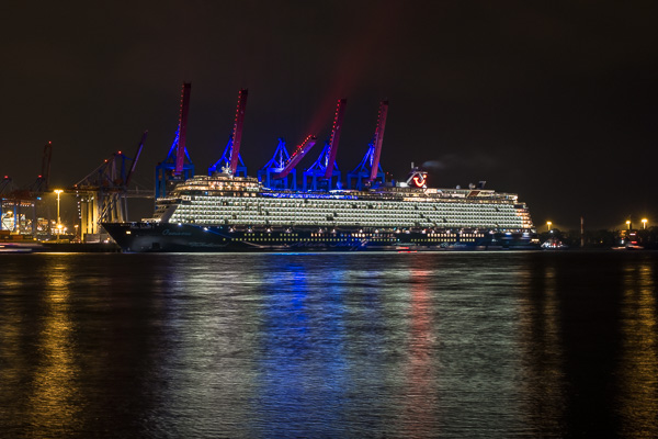 Taufe der Mein Schiff 1 in Hamburg X2171973.jpg