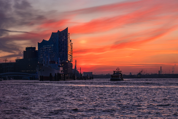 Sonnenaufgang am Hafen X2179391.jpg